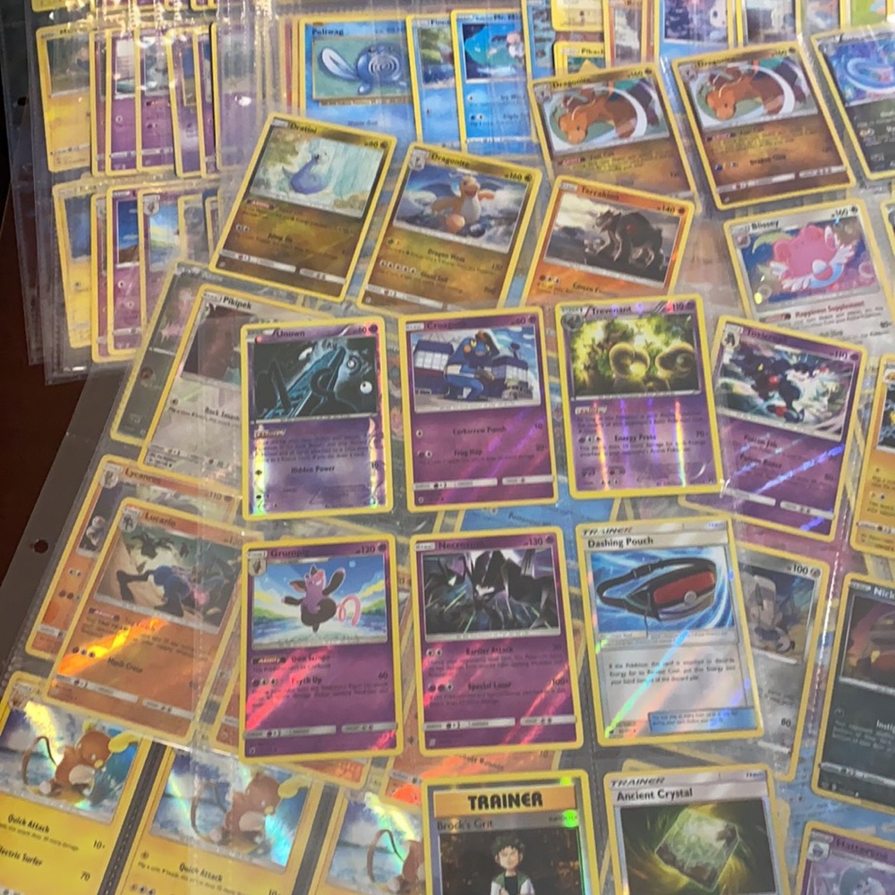 Pokémon Collectible Bundle Boxes - Picture 8 of 17